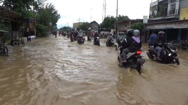 Jatim ponorogo ahmad subekhi banjir belasan rumah tergenang jalur ke jawa tengah ditutup.mp4_snapshot_00.00_[2023.02.15_23.43.54]-uy86K3pO3W.jpg